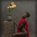Evi au voile rouge I / Luc Severs