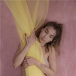 Serena au voile jaune