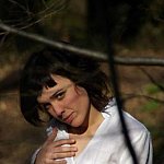 Linda en forêt
