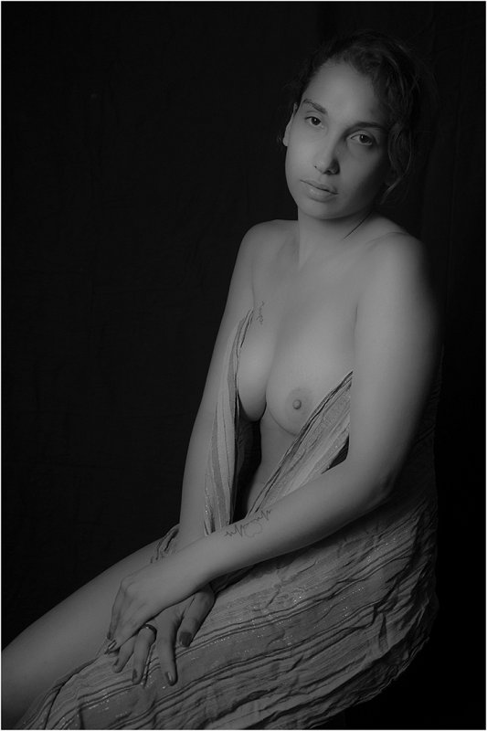 Serena assise
