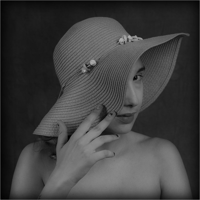 Serena au chapeau