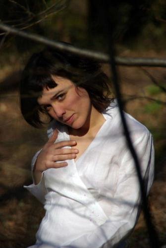 Linda en forêt