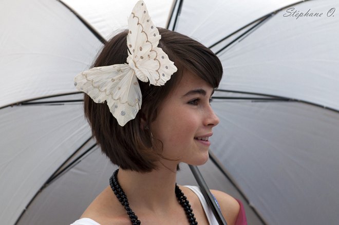 Fille avec parapluie