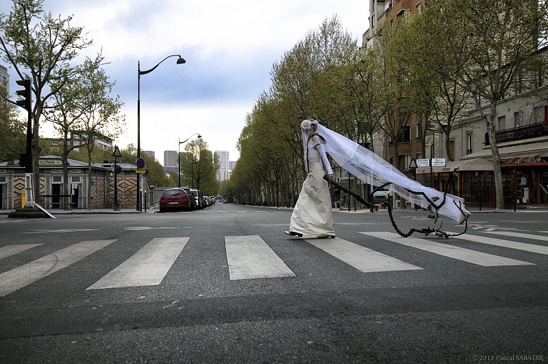 SÉRIE OXYMORE // LE PASSAGE D'UNE JEUNE MARIÉE