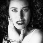 Regard en clair-obscur