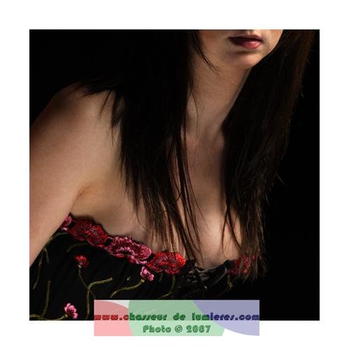 Féminité à fleur de corsage