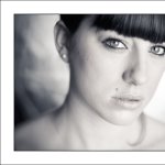 dans les yeux