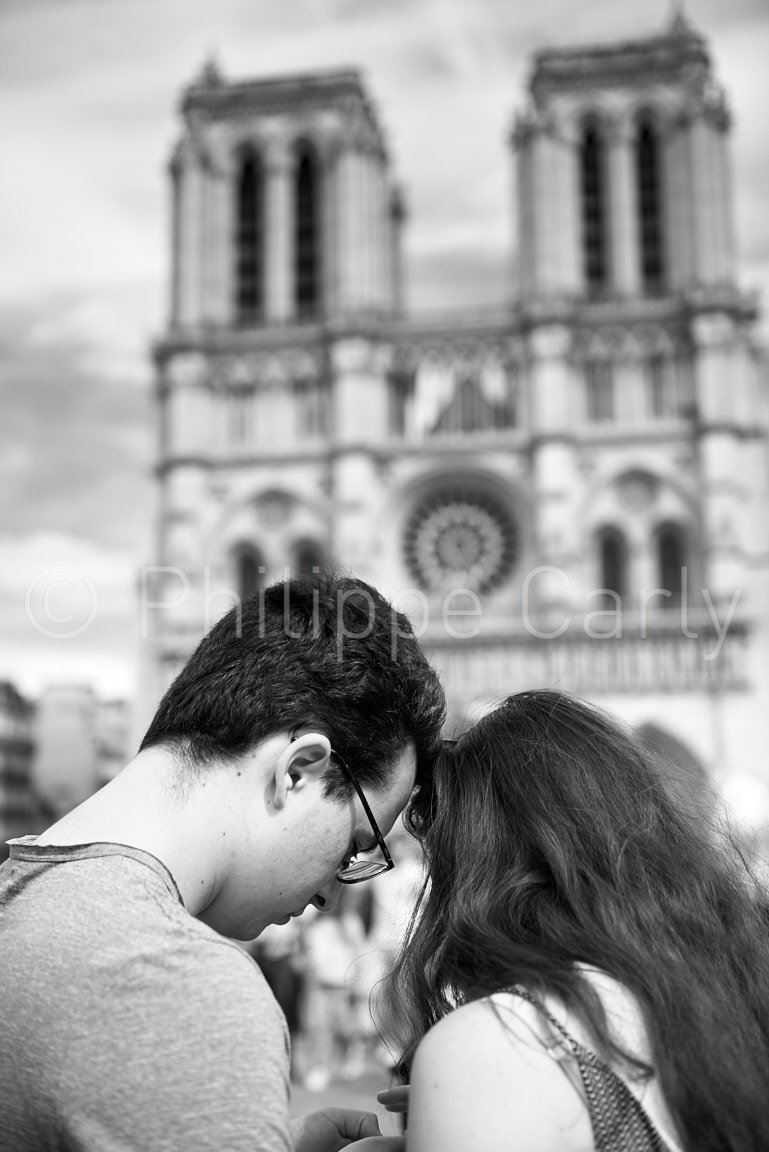 Attends... Notre-Dame... on ne doit pas être loin...