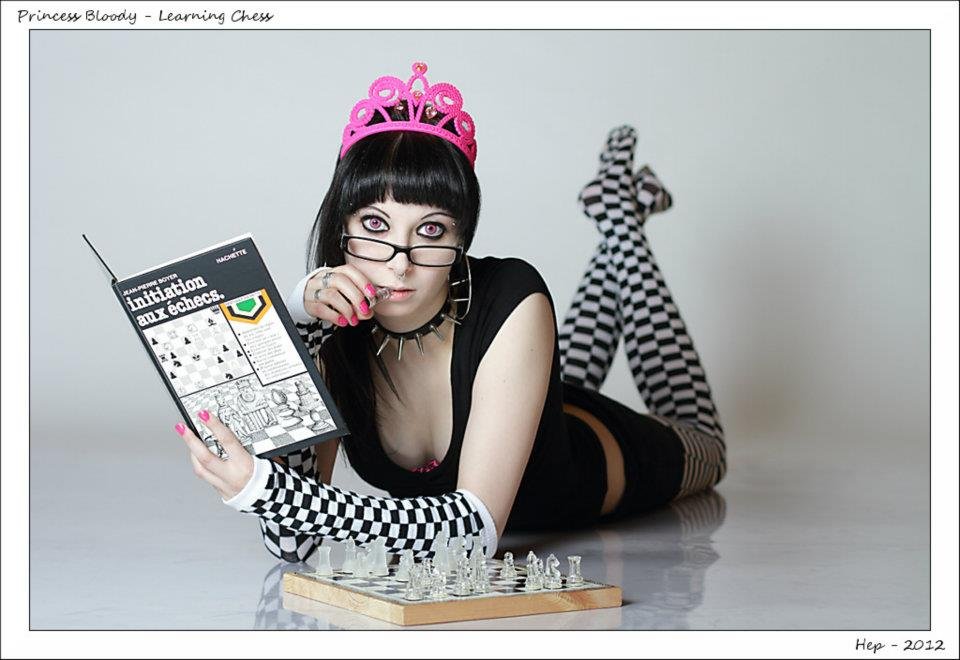 Princess is leraning chess