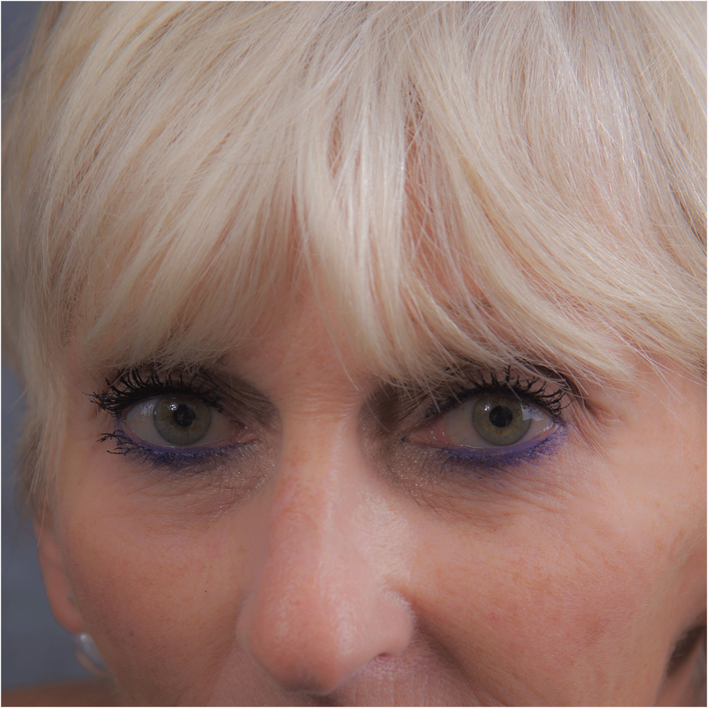 Les yeux bleus