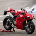 edpicture_ducati_panigale_v4s_static_001_uc355519_