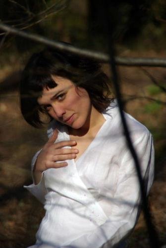 Linda en forêt